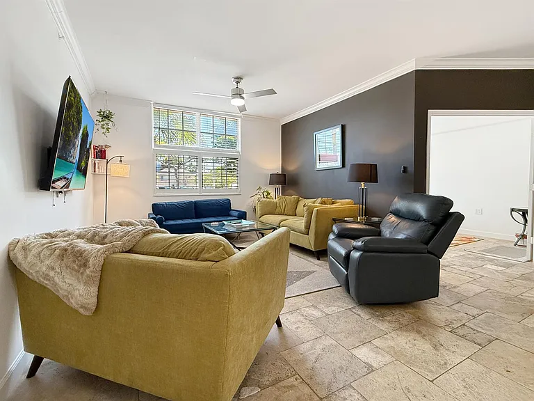 1900 Van Buren St #118B — Photo 11
