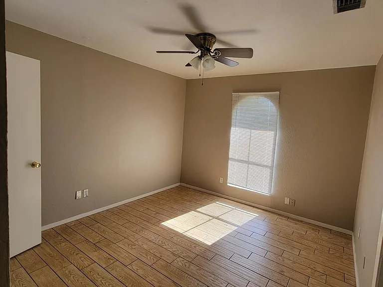 6422 Vincent Dr — Photo 13