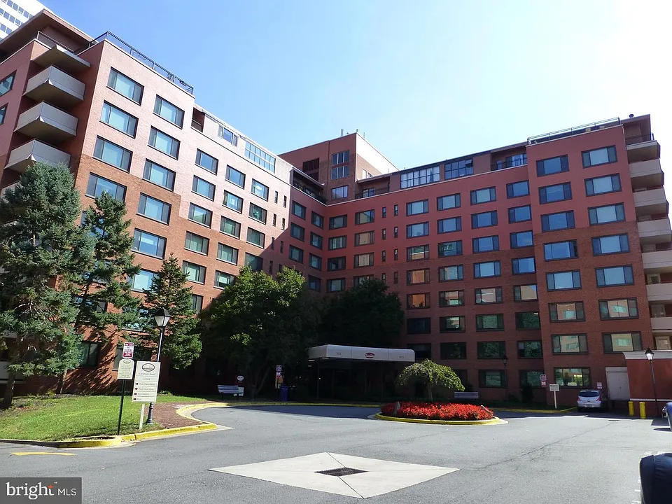 1021 Arlington Blvd #406