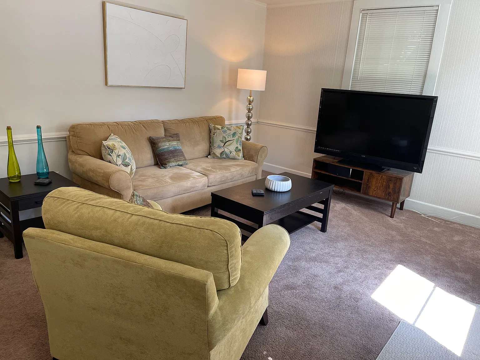 2 bed, 1000 sqft, $2,300 — Photo 3