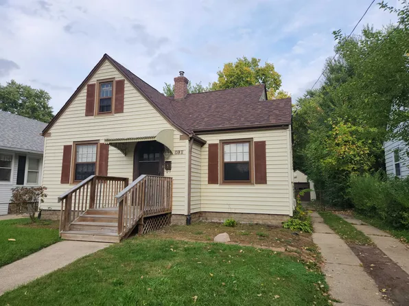 910 19th St, Rockford, IL 61104