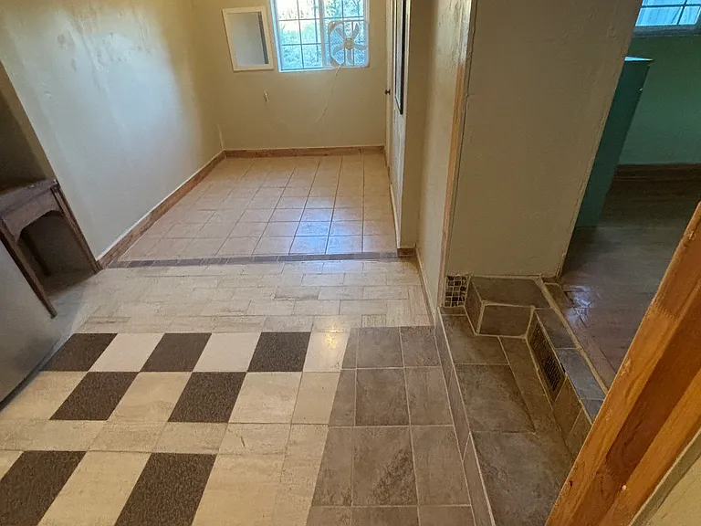 461 Desiree Ln — Photo 8