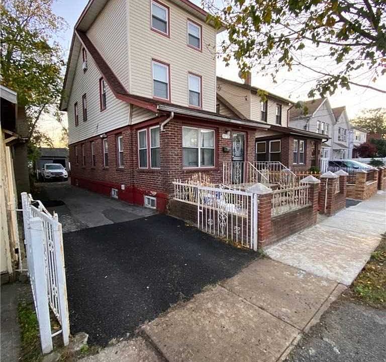 1st image of 21522 102nd Ave