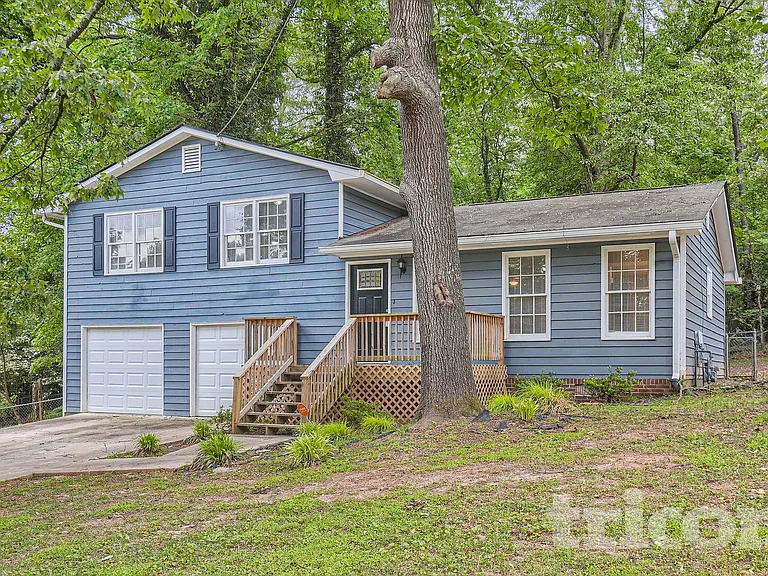 847 Raintree Way SE — Photo 2