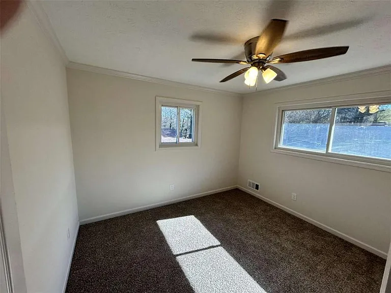 4642 Elmhurst Dr — Photo 29