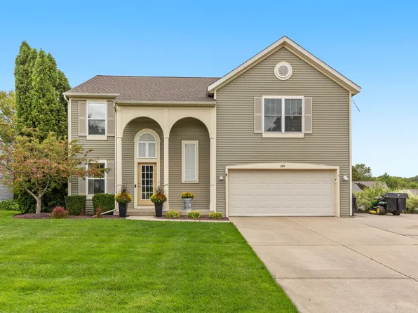 599 Oldfield Dr SE, Byron Center, MI 49315