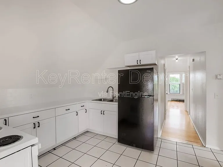 1118 6th St #B — Photo 5