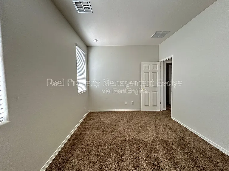 9707 S 45th Ave — Photo 57