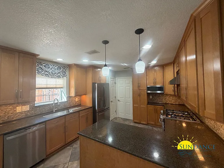4504 Boca Dr — Photo 10