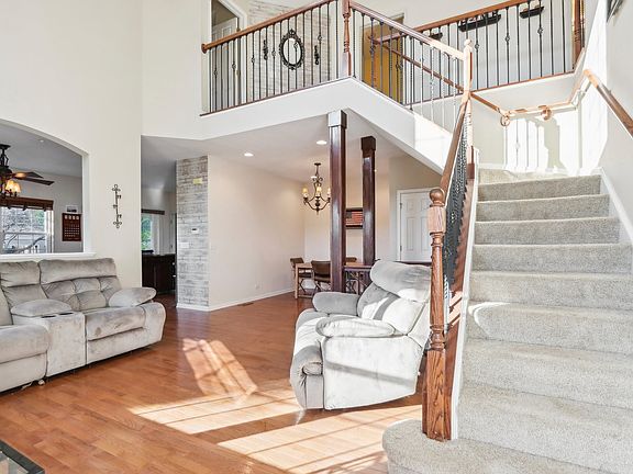 3rd image of 6038 Canterbury Ln