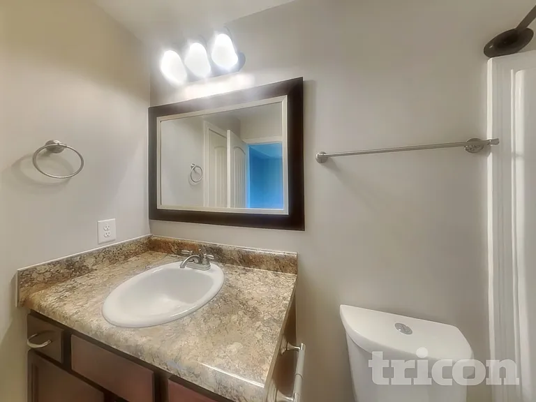 609 Hollow Crst — Photo 7
