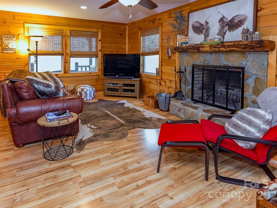 10th image of 351 Chickadee Ave