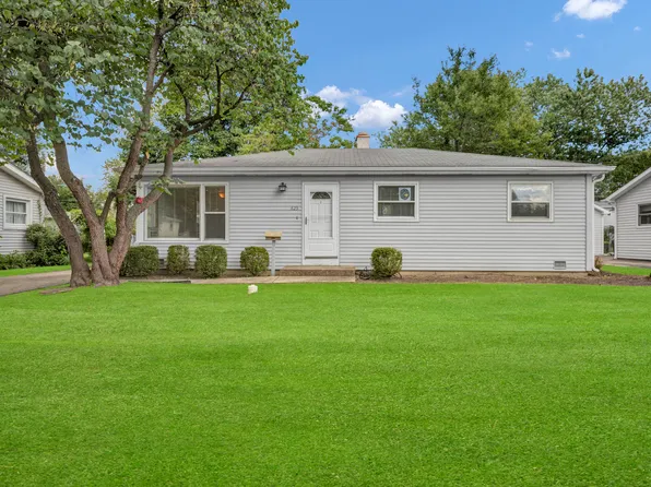 625 N Emerald Ave, Mundelein, IL 60060