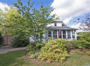 4 Beech St S, Ronkonkoma, NY 11779