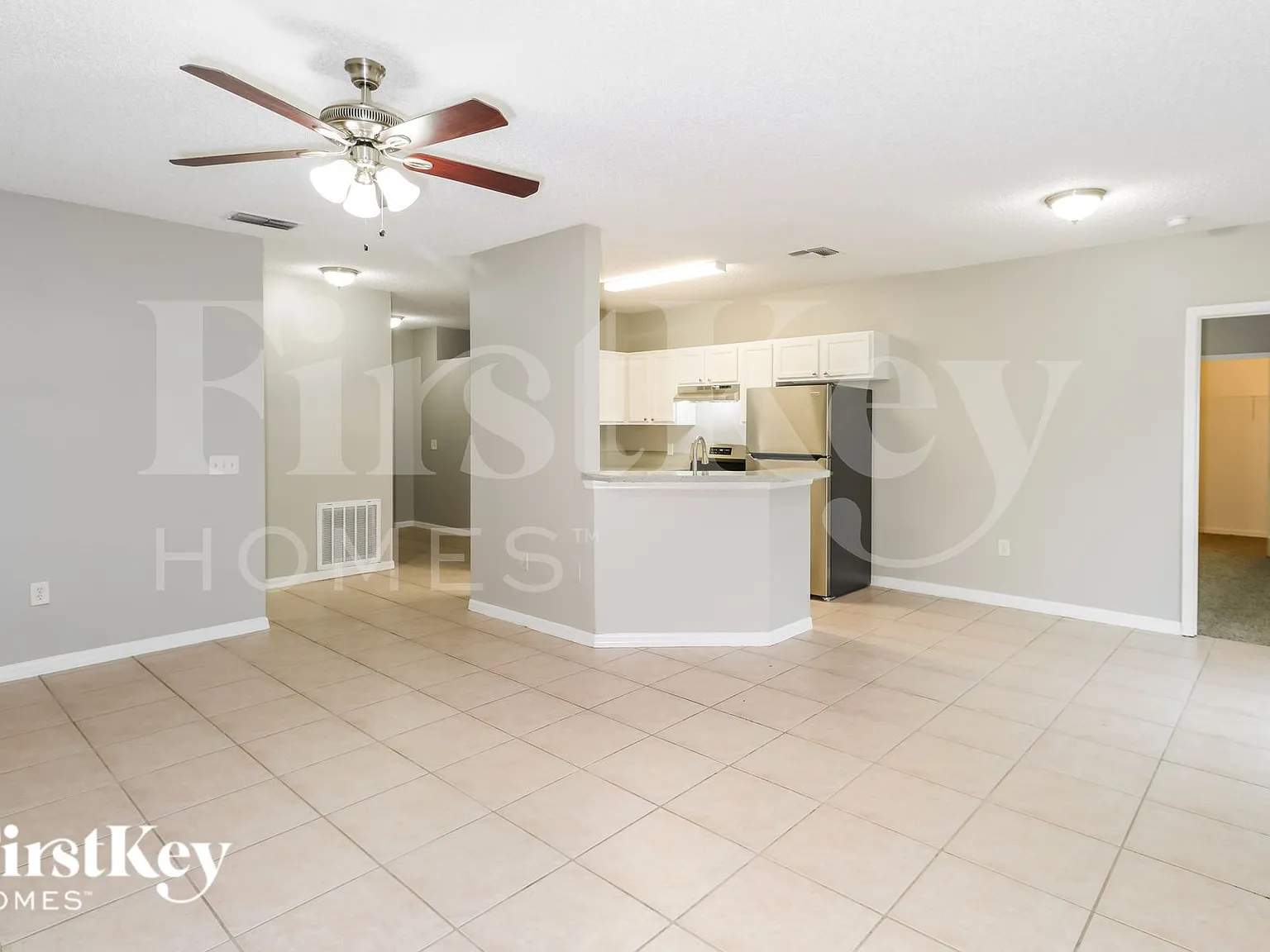 4 bed, 2.0 bath, 1300 sqft, $1,880 — Photo 2