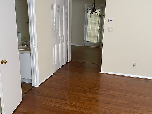 3rd image of 3143 Murell Rd