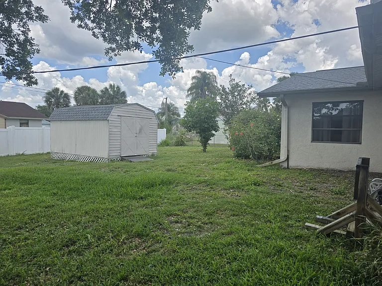 21498 Manatee Ave — Photo 15
