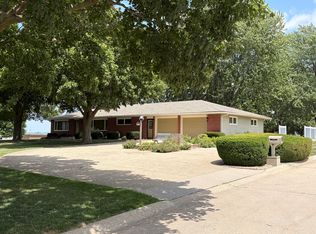 2110 Crestview Dr, Denison, IA 51442