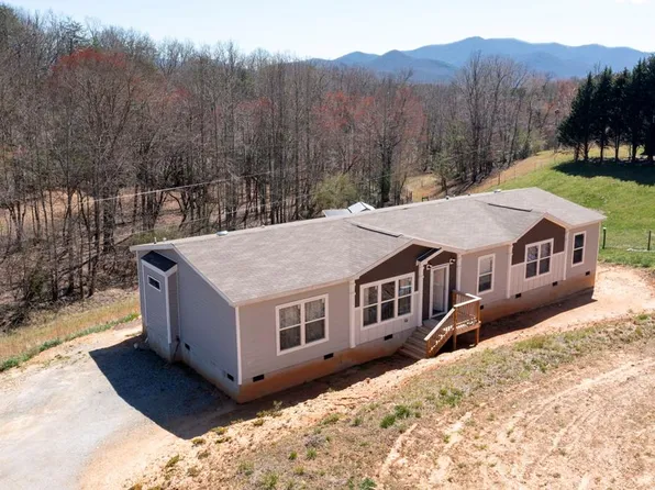 1018 Beach Cove Rd, Warne, NC 28909