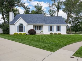 2820 Virginia Dr SE, Cedar Rapids, IA 52403