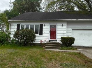 23 April Dr, Nashua, NH 03060