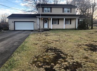 923 Dogwood Dr, Hubbard, OH 44425