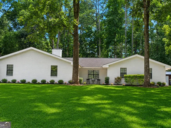 100 Hunters Gln, Fayetteville, GA 30215