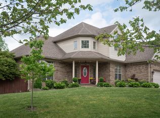 2015 Rose Bay Rd, Versailles, KY 40383