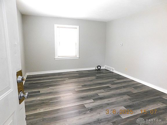 3rd image of 56 E Parkwood Dr
