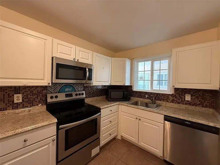 511 Fox Run Ln — Photo 5