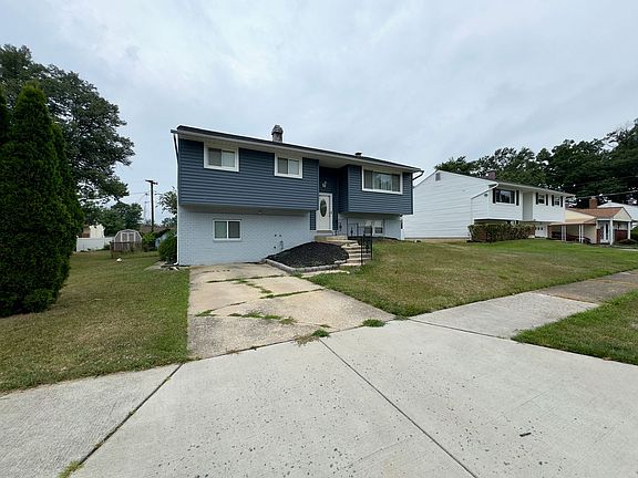 2nd image of 3924 Sadie Rd