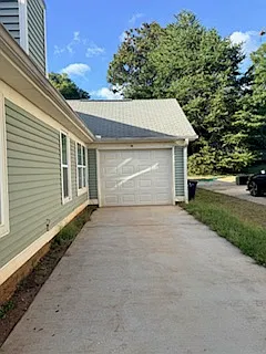 1117 W Broad St - 1 — Photo 3