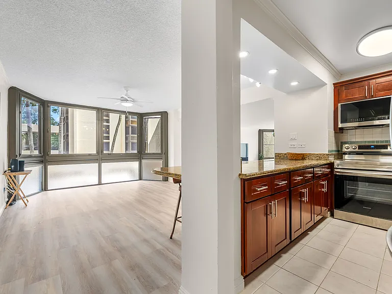 521 Hahaione St #2/2L — Photo 17