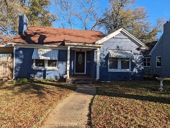 1402 S Donnybrook Ave — Photo 1