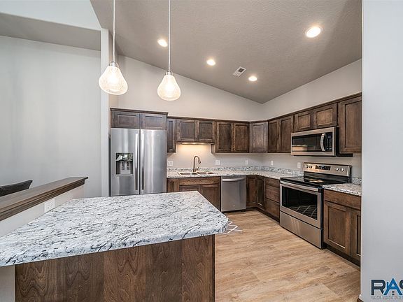 3rd image of 5417 S Seville Pl
