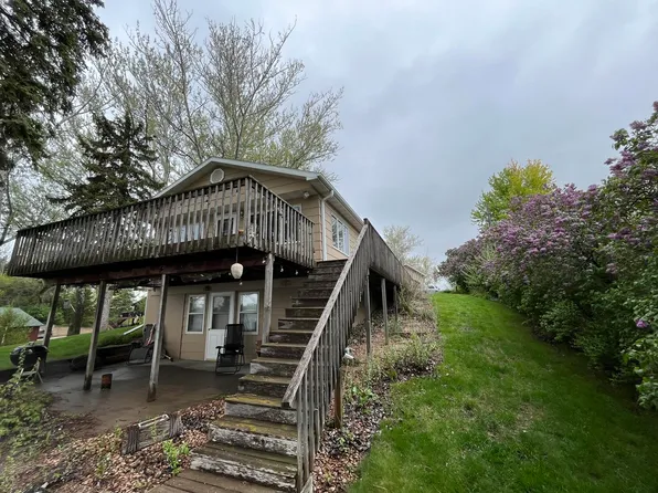 379763 N Shore Dr, Aberdeen, SD 57401