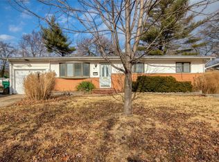 2125 Splendor Dr, Florissant, MO 63031