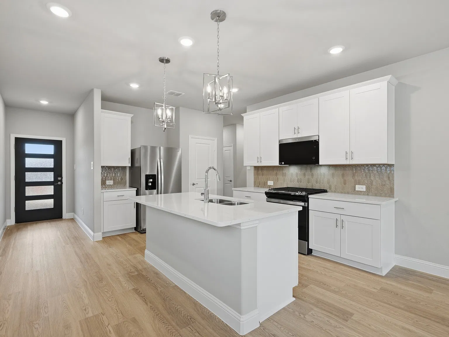 4 bed, 1550 sqft, $1,995 — Photo 1