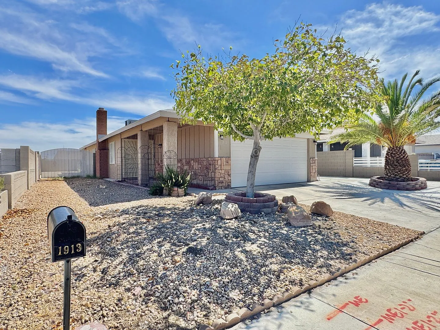 1913 Cameron St / Single Story - 3 Bed, 2 Bath Home - NO HOA! — Photo 3