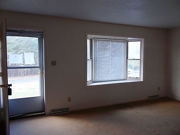 3rd image of 442 Dalewood Dr