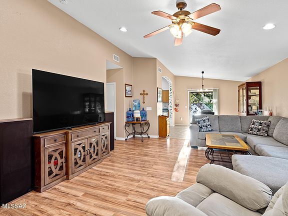 5th image of 770 S Painted River Way
