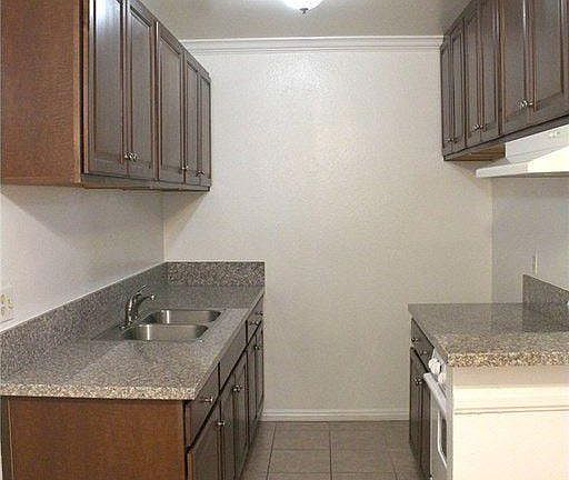 5th image of 1216 N Las Palmas Ave