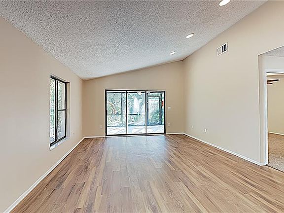 2nd image of 3605 Quail Hollow Ln