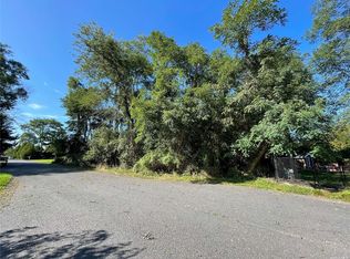 Hyland Rd, Center moriches, NY 11934