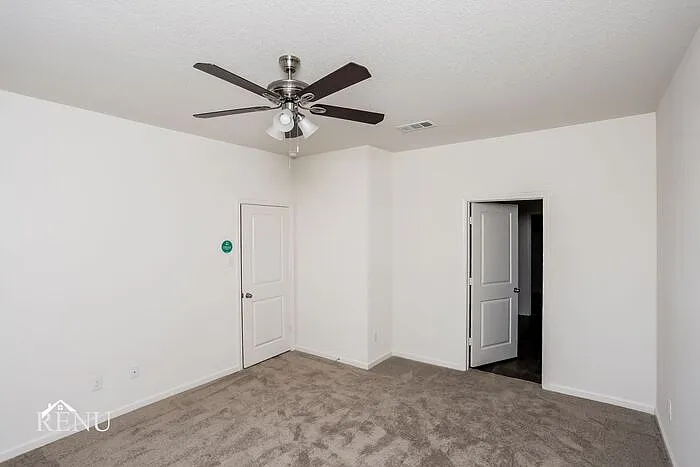 471 London Dr — Photo 15
