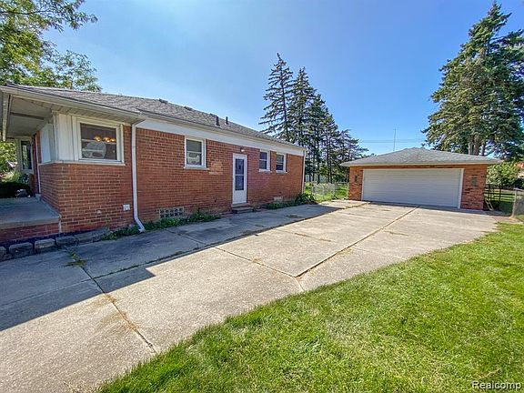 2nd image of 29907 Oakgrove St