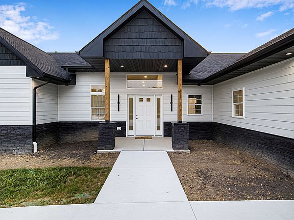 2nd image of 5611 N Vista Ln