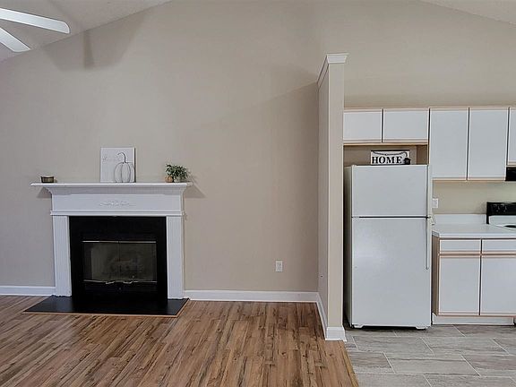 4th image of 1202 Holden Dr