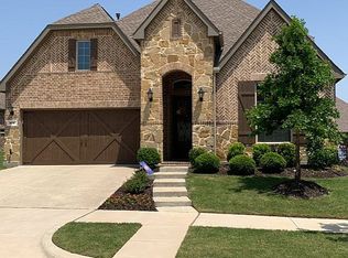 904 Red Maple Rd, Euless, TX 76039