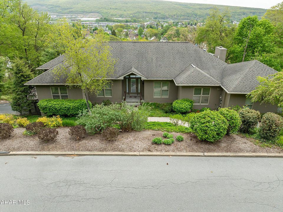 207 Ridge Ave, Altoona, PA 16602 Zillow